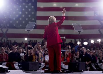Hillary Clinton durante un acto de campa&ntilde;a, en Kent (EE UU). 