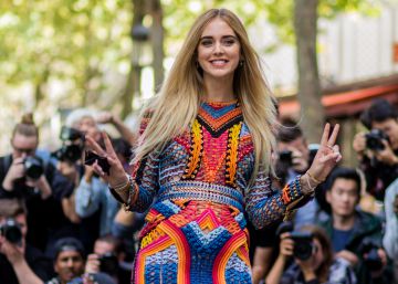 La bloguera y empresaria Chiara Ferragni, antes de entrar en el desfile de Balamin del pasado septiembre en Par&iacute;s.