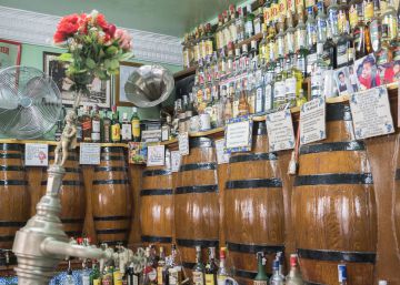 Por qué no deben desaparecer los bares de toda la vida