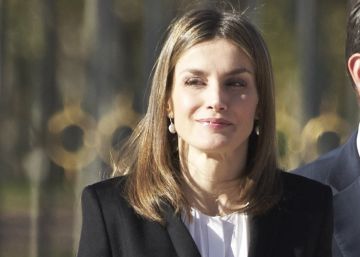 La reina Letizia, con su falda favorita.