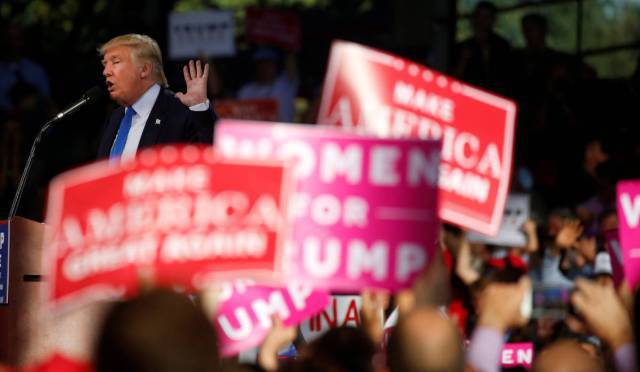 Trump apura las últimas horas de campaña con un mitin en Carolina del Norte