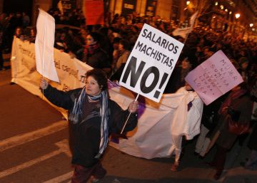 A partir de las cinco de la tarde de este 8 de noviembre las mujeres españolas trabajan gratis