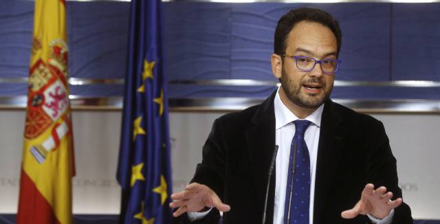 PSOE spokesman Antonio Hernando.