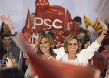 La presidenta de Andaluc&iacute;a, Susana D&iacute;az, y Carme Chac&oacute;n durante un mitin