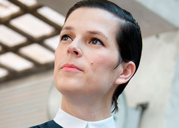 Bimba Bosé, la cara opuesta a la niña rubia de portada