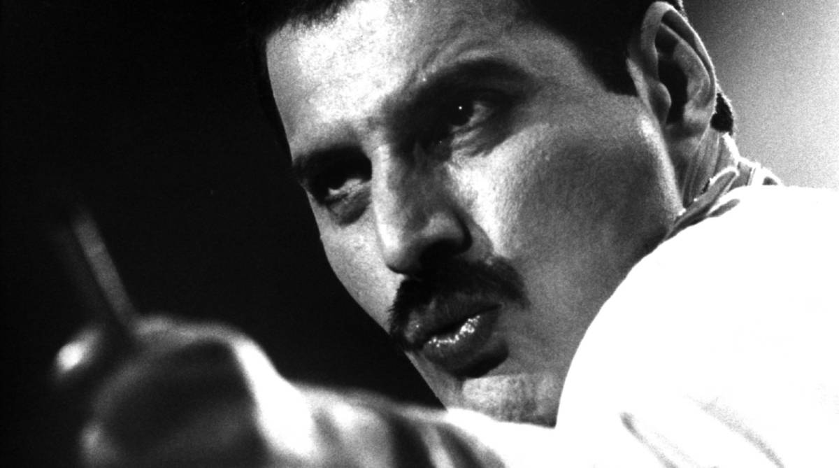 Freddie Mercury, durante la actuación del grupo Queen en Madrid en 1986.
