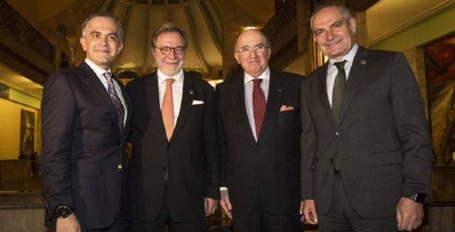 The exhibition charts EL PAÍS' digital transformation.