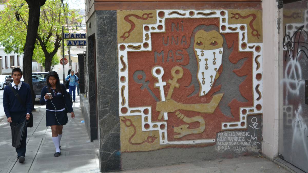 Mural contra la violencia machista en el barrio de Sopocachi de La Paz, Bolivia