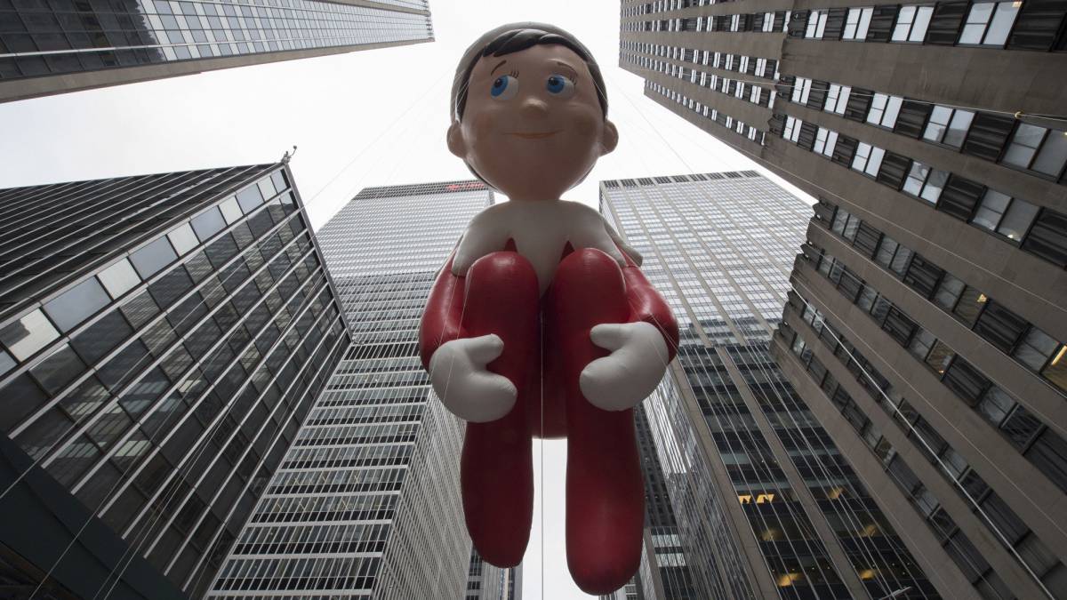 The Elf on a Shelf balloon moves down Sixth Avenue during the Macy's Thanksgiving Day Parade, Thursday, Nov. 24, 2016, in New York. (AP PhotoBryan R. Smith)