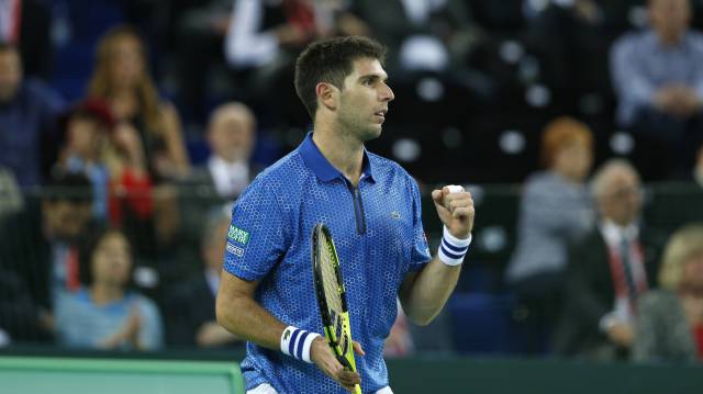 Delbonis festeja un punto ante Karlovic.