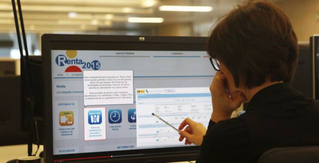 Filing a tax return on line.