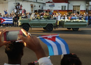 Las cenizas de Fidel Castro emprenden viaje desde La Habana hasta Santiago