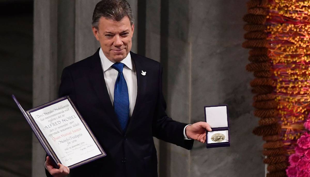 Juan Manuel Santos recibe el premio Nobel de la Paz.