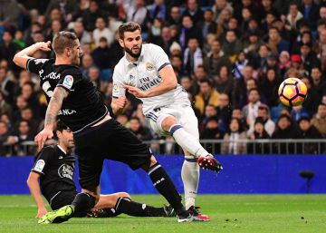 Nacho Fernandez dispara a puerta.