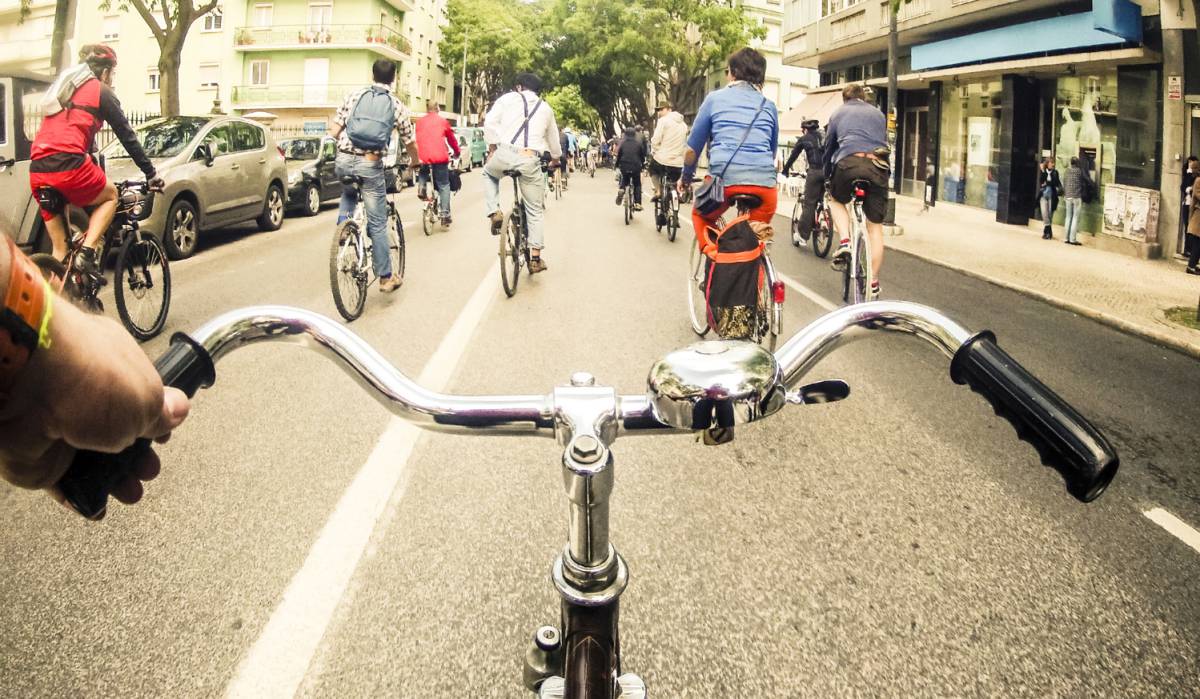 “El manillar de mi bici era una lata de comida de gato”