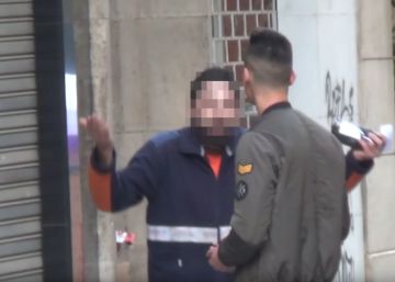 Un 'youtuber' insulta en un vídeo con cámara oculta a un repartidor y se lleva una bofetada
