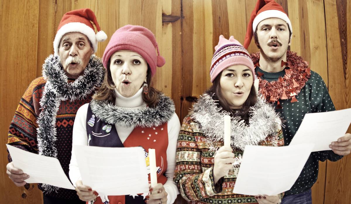 Si desafina con los villancicos, échele la culpa al tamaño de su cráneo