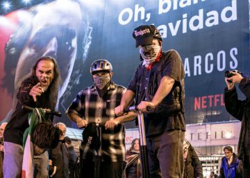 La banda Brujería invaden Madrid en segway (y con machetes)