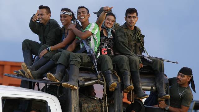 Guerrilleros se trasladan a las zonas de agrupamiento.