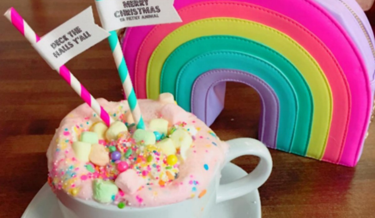 Si creía que el chocolate con churros era una bomba, es que no ha visto el chocolate caliente de unicornio