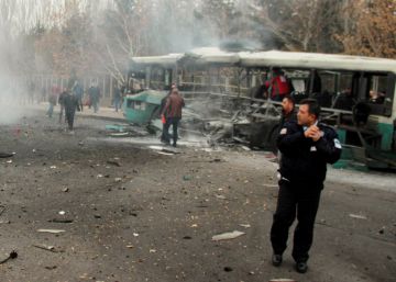 Un atentado contra un autobús con soldados en Turquía causa varios muertos