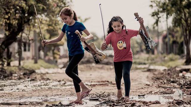 Así es la orquesta de instrumentos reciclados de Cateura