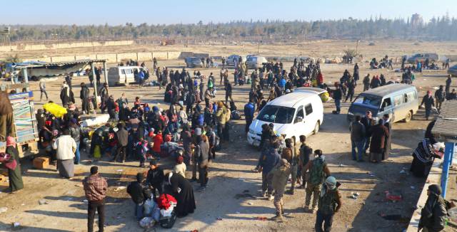 Evacuación de la zona rebelde de Alepo en Rashideen.