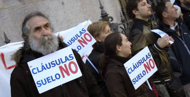 Members of an anti-floor clauses protest group.