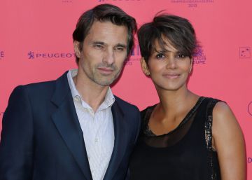 Olivier Martinez y Halle Berry Arrivals en la gala Les Toiles enchantees, en 2015. 