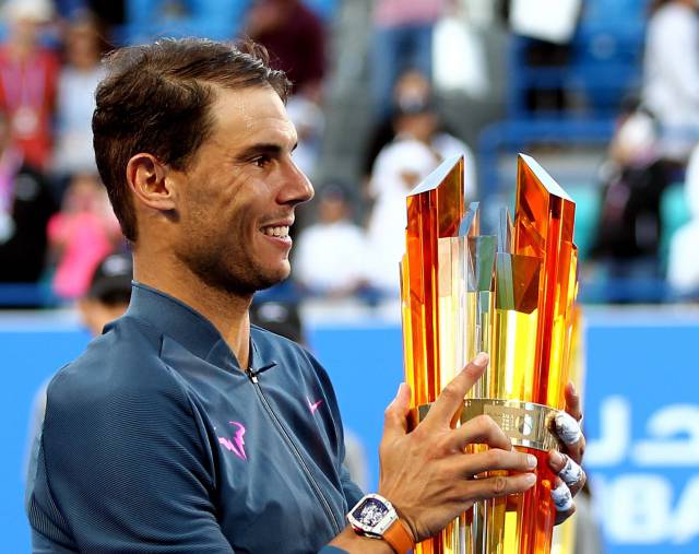 Rafa Nadal, tras vencer en la final del torneo de exhici&oacute;n de Abu Dhabi el pasado diciembre.