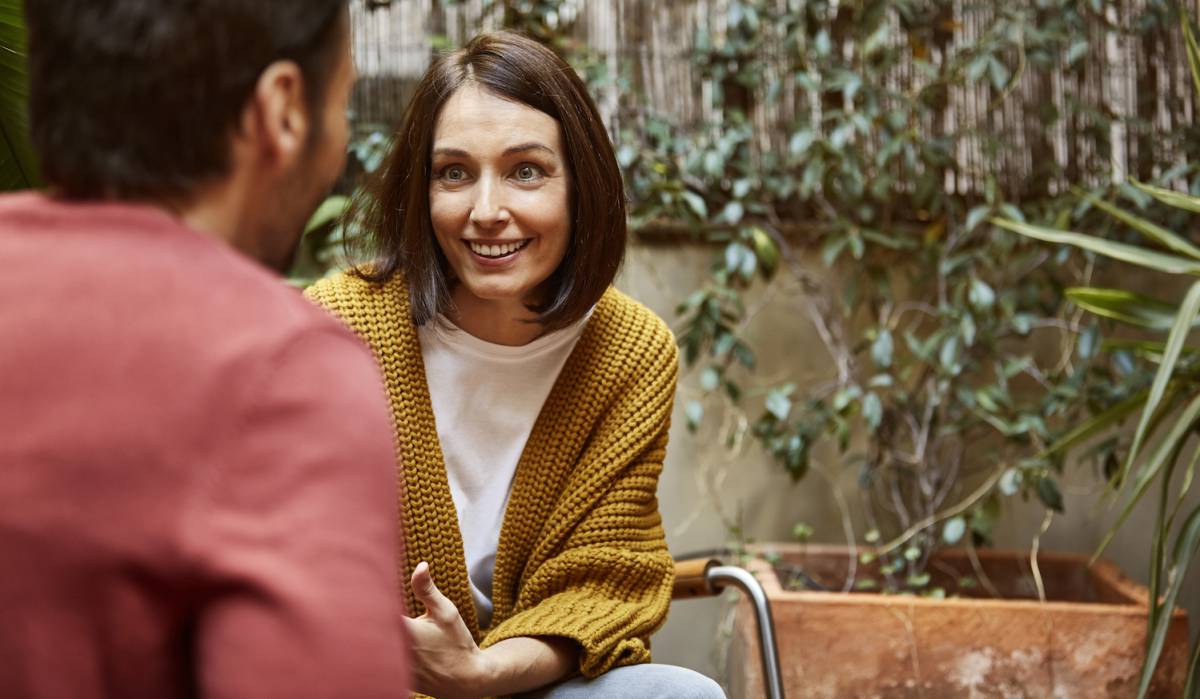 Hablar sin mirar a los ojos no es de mentirosos