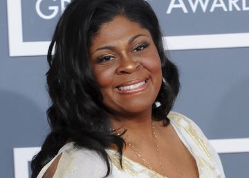 Kim Burrell, en la entrega de los premios Grammy de 2012.