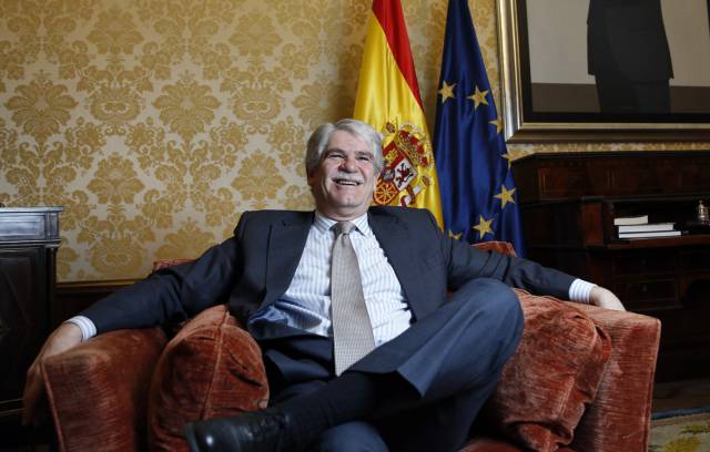 Alfonso Dastis, en su despacho del Palacio de Santa Cruz, durante la entrevista, el pasado jueves.