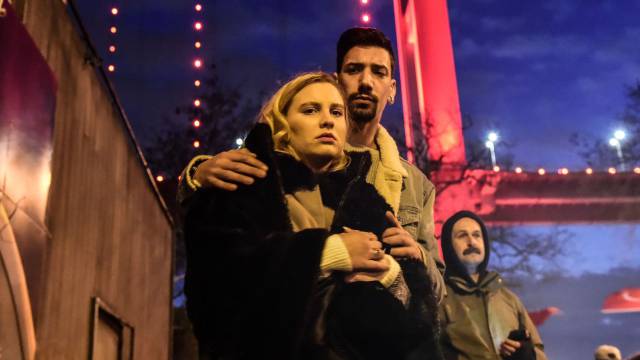 Una pareja, junto al club de Estambul atacado en Nochevieja.