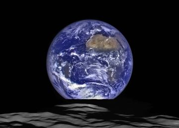 Imagen de la Tierra vista desde la Luna tomada por la sonda Lunar Reconnaissance Orbiter