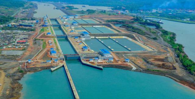 The Cocolí lock at Panama City.