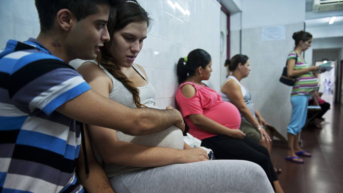 Uno de cada seis niños en Argentina tiene una madre adolescente