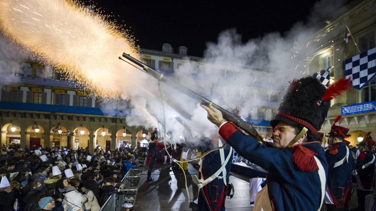 Inicio de la Tamborrada de San Sebastián.