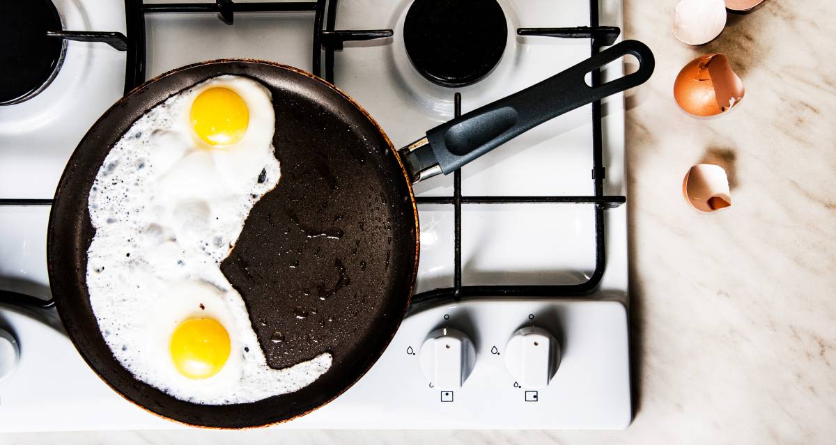 Dejar humear el aceite: 17 errores que prueban que los españoles no sabemos freír