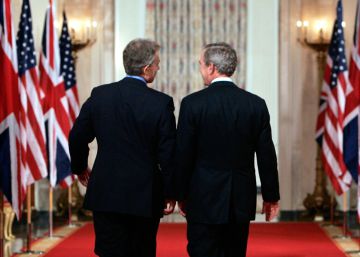 George W. Bush (d) y Tony Blair en la Casa Blanca, en 2006. 