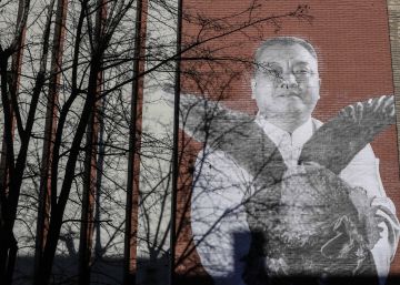 Grafiti sobre un edificio, en el barrio de Usera, con motivo del A&ntilde;o Nuevo Chino, en Madrid. 