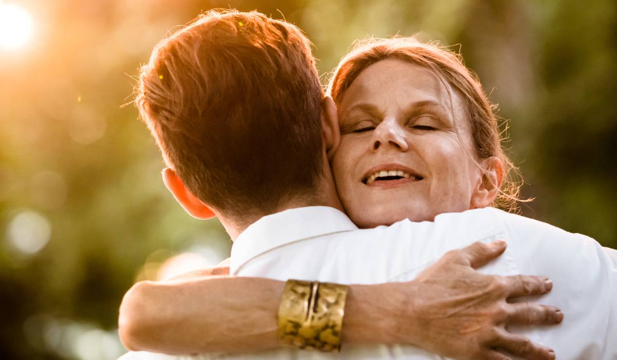 Visite mucho a su madre si quiere que viva más
