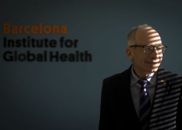 El profesor Lawrence Gostin, en la sede del ISGLOBAL de Barcelona el pasado martes