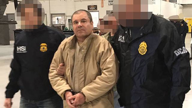 El Chapo, durante su traslado, la semana pasada.