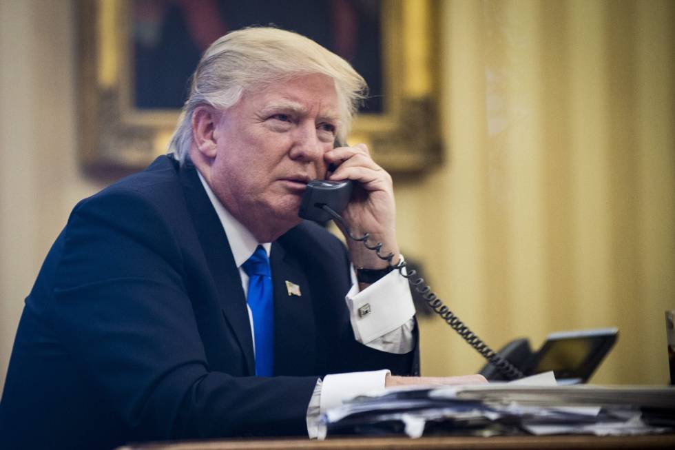 Donald Trump, en una conversación telefónica desde el Despacho Oval.