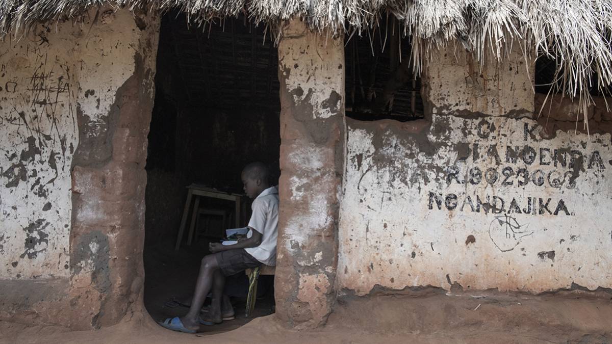 República Democrática del Congo lucha contra el analfabetismo
