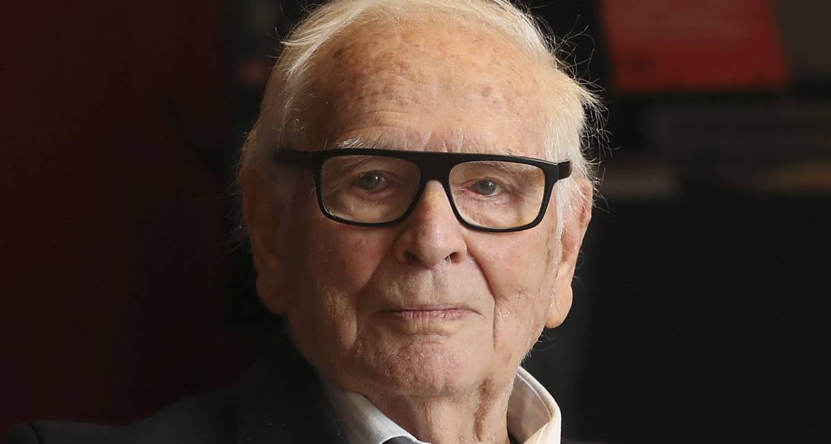 El modisto francés Pierre Cardin en la 080 Barcelona Fashion.