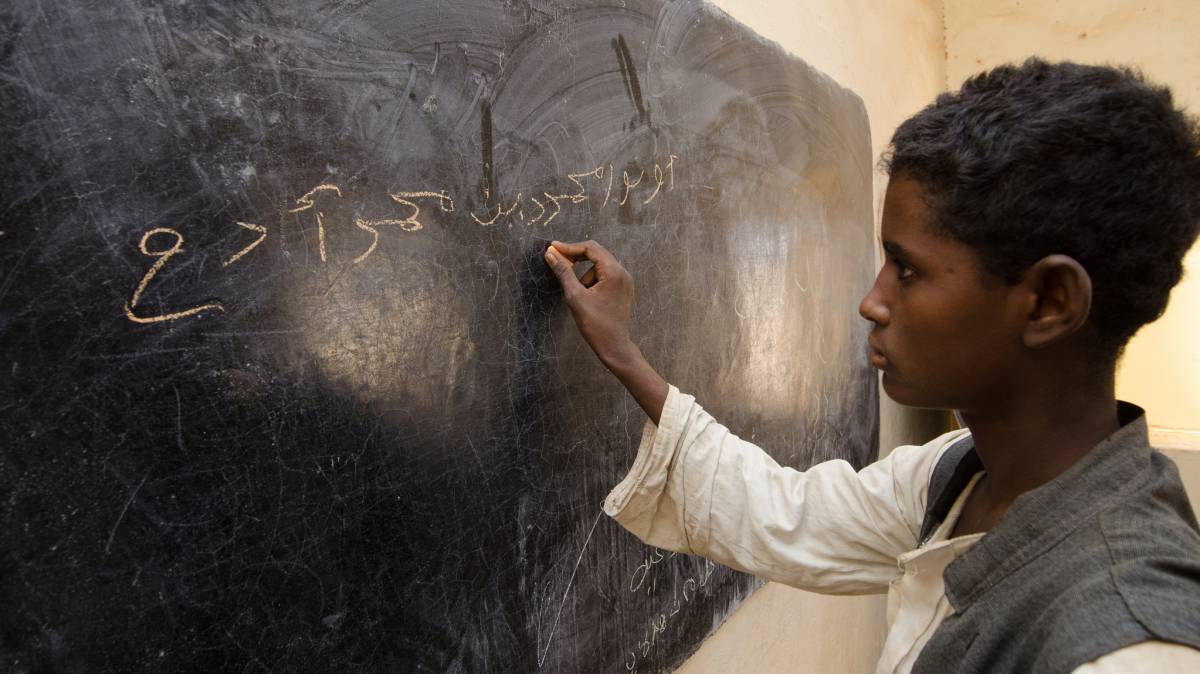 España recorta un 90% la ayuda a la educación en países pobres