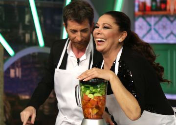 Isabel Pantoja y Pablo Motos, en 'El Hormiguero'.