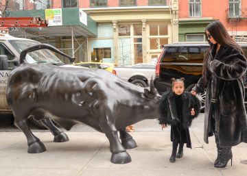 Kim Kardashian y su hija, North West, el pasado mi&eacute;rcoles en Nueva York.